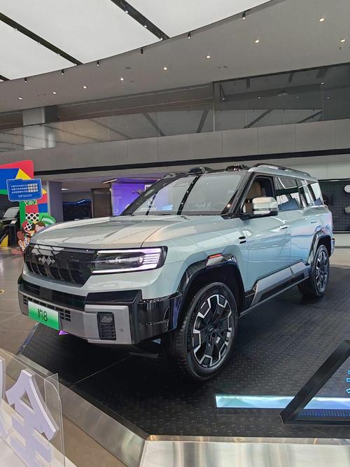 成都236比亚迪方程豹硬派越野的爆款，英菲尼迪35周年与你共成长